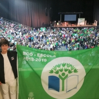 Vilamoura International School awarded with a Green Flag and a tied 1st Place in the Eco-Trails competition